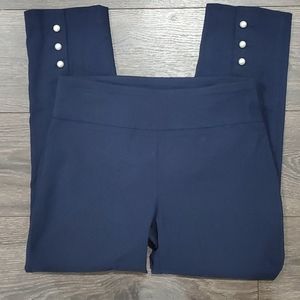 ❤CROWN & IVY PULL ON CROP PANTS W/ FAUX PEARLS, 6